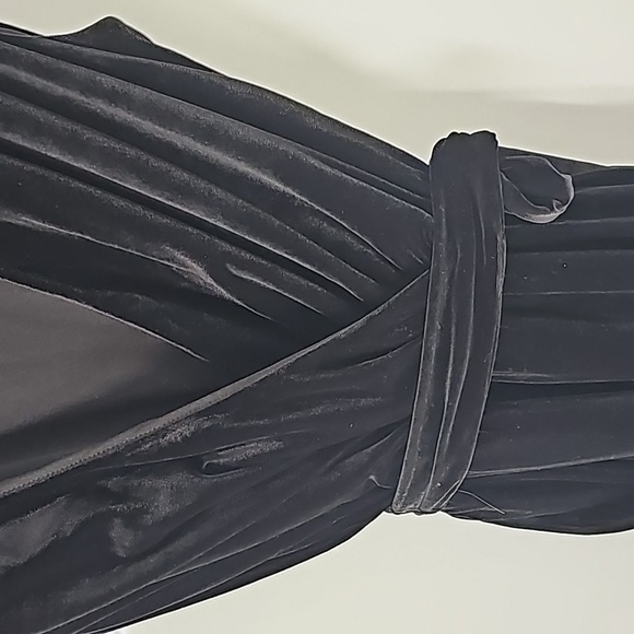 Express Black Velvet Open Back Jumpsuit w Rusched Shoulders Pockets Whimsigoth - Picture 8 of 16